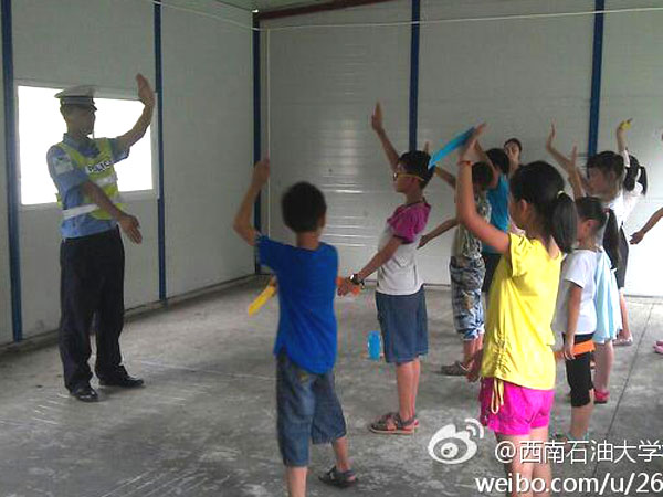 7��24��������ʯ�ʹ�W(xu��)У��(b��o)ӛ�߈F(tu��n)���Ű�֧��־Ը�(du��)�o���ӂ�������һ�ò�һ�ӵ��I(y��)�w�(y��n)�n�����а������t(y��)�����ώ����������ƌW(xu��)������ώ���N�I(y��)���(du��)�T��ϣ�������ӂ�?c��)ڸ���(g��)�I(y��)�ώ�ָ��(d��o)�����܌�(du��)δ����������Mϣ�����D�顰���������ڽ̌�(d��o)���ӂ���ָͨ�]�Ļ��A(ch��)�ք�(sh��)��