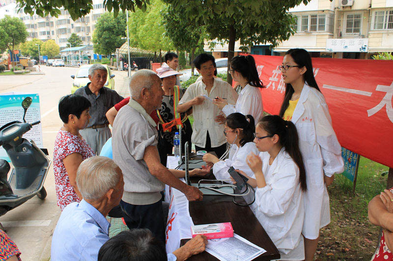 �F(tu��n)�(du��)�ɆT���M(f��i)����^(q��)����y(c��)��Ѫ�����ܵ����񂃵�ٝ�p������ϣ�����Զ��һЩ�@�ӵĻ��(d��ng)��