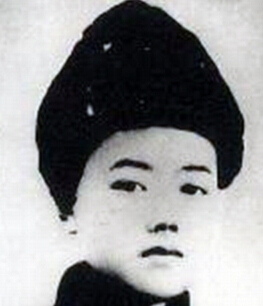 �ܘ�|��1918��1937���|������(li��n)܊�߼�ָ�]�T��ɽ�|ʡƽ�ȿh����1925���S��ĸ�ӻĵ�����ʡ�q���h��1931���һ����׃�����e�O���ӿ��ջ����1933����������Ї����a(ch��n)�h��1935��2�£����x�鹲���F�|�M��ί��ӛ��4�£��Ζ|���������܊�ڶ�܊��һ�F��ί��1936��3�����Ζ|����(li��n)�ڶ�܊��һ����ί�掟�hί��ӛ��܊�hίί�T��7�����x���й��ϝMʡίί�T��9�����Ζ|����(li��n)��һ·܊���Ď����L����ί��1937��4��24�����ڰ��D�h��ɳ���Ͻ��S�����c�ΰ��D�h�ΰ������(zh��n)�в��Ҡ�����