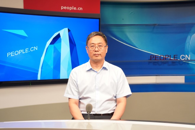 中國藝術(shù)研究院院長、黨委副書記周慶富做客人民網(wǎng)。張力洋攝